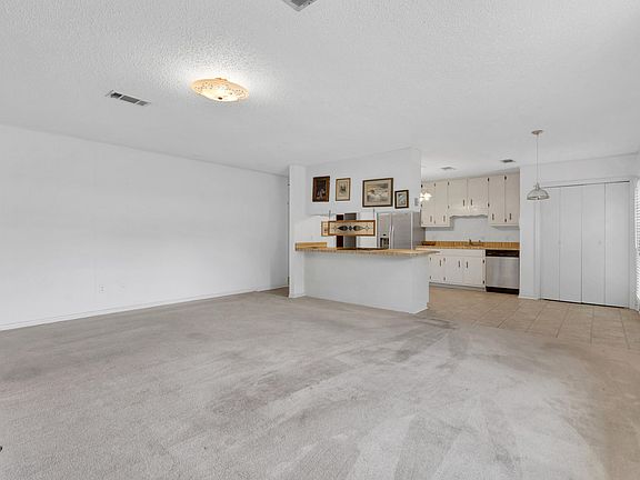 4th image of 10 Royal Palm Ct