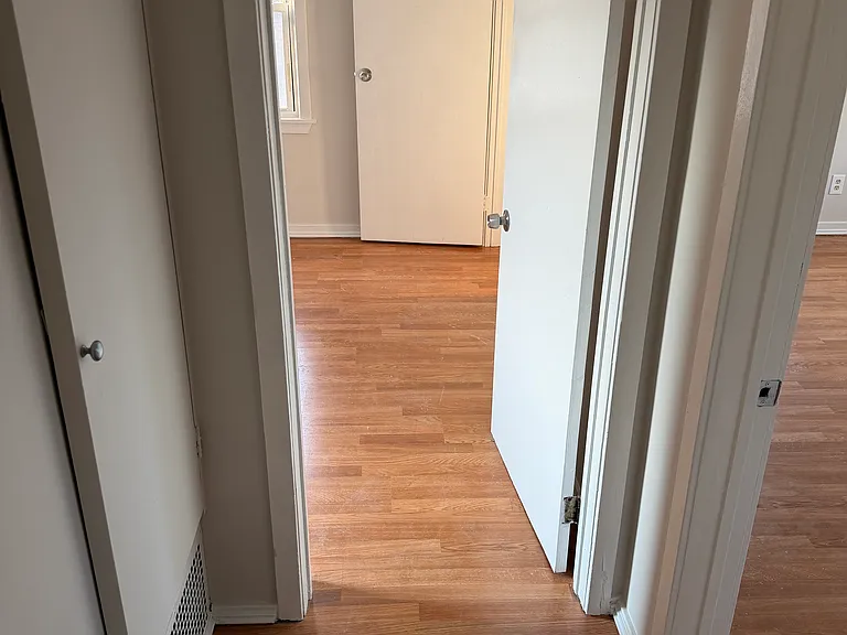 8 Higbie Dr — Photo 6
