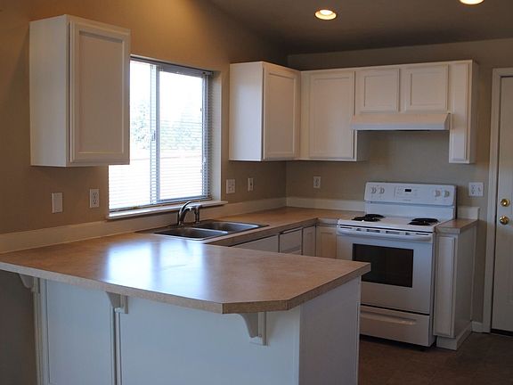 4th image of 3703 231st Street Ct E