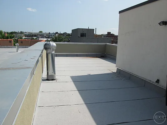 Rented by EXR | media 25