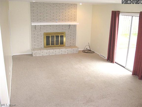 5th image of 33217 N Roundhead Dr