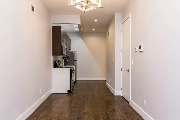 Rented by Nooklyn NYC LLC | media 44