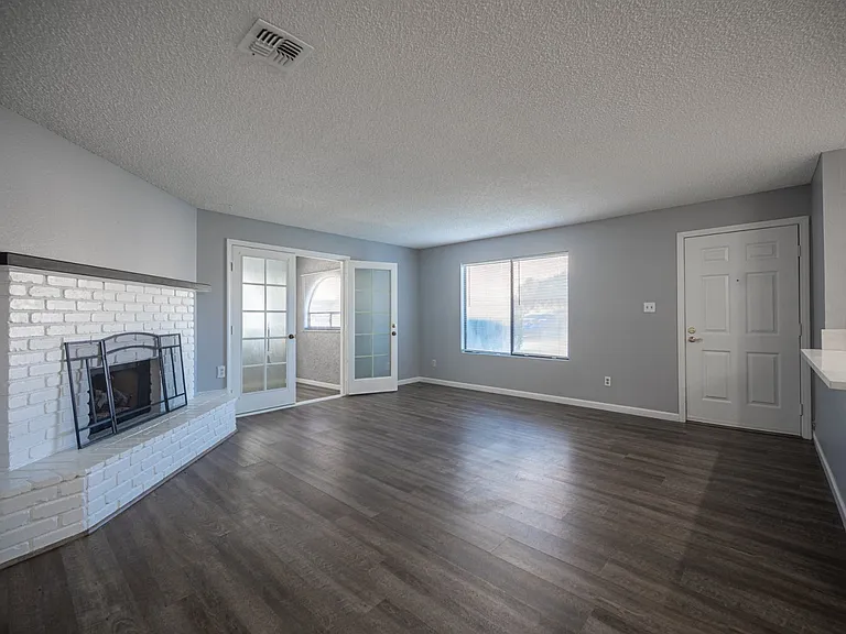 1406 Santa Margarita St #B — Photo 11