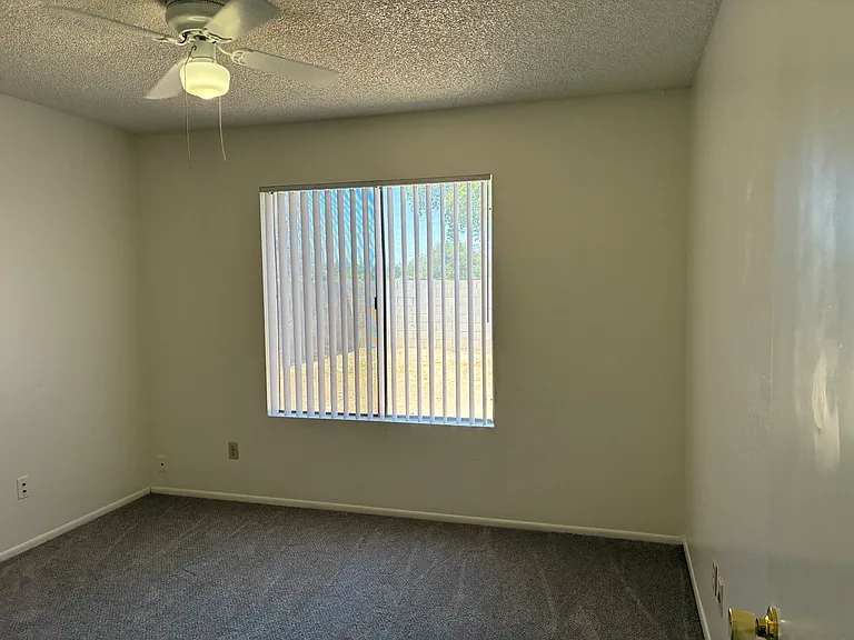 3672 W Oakland St — Photo 31