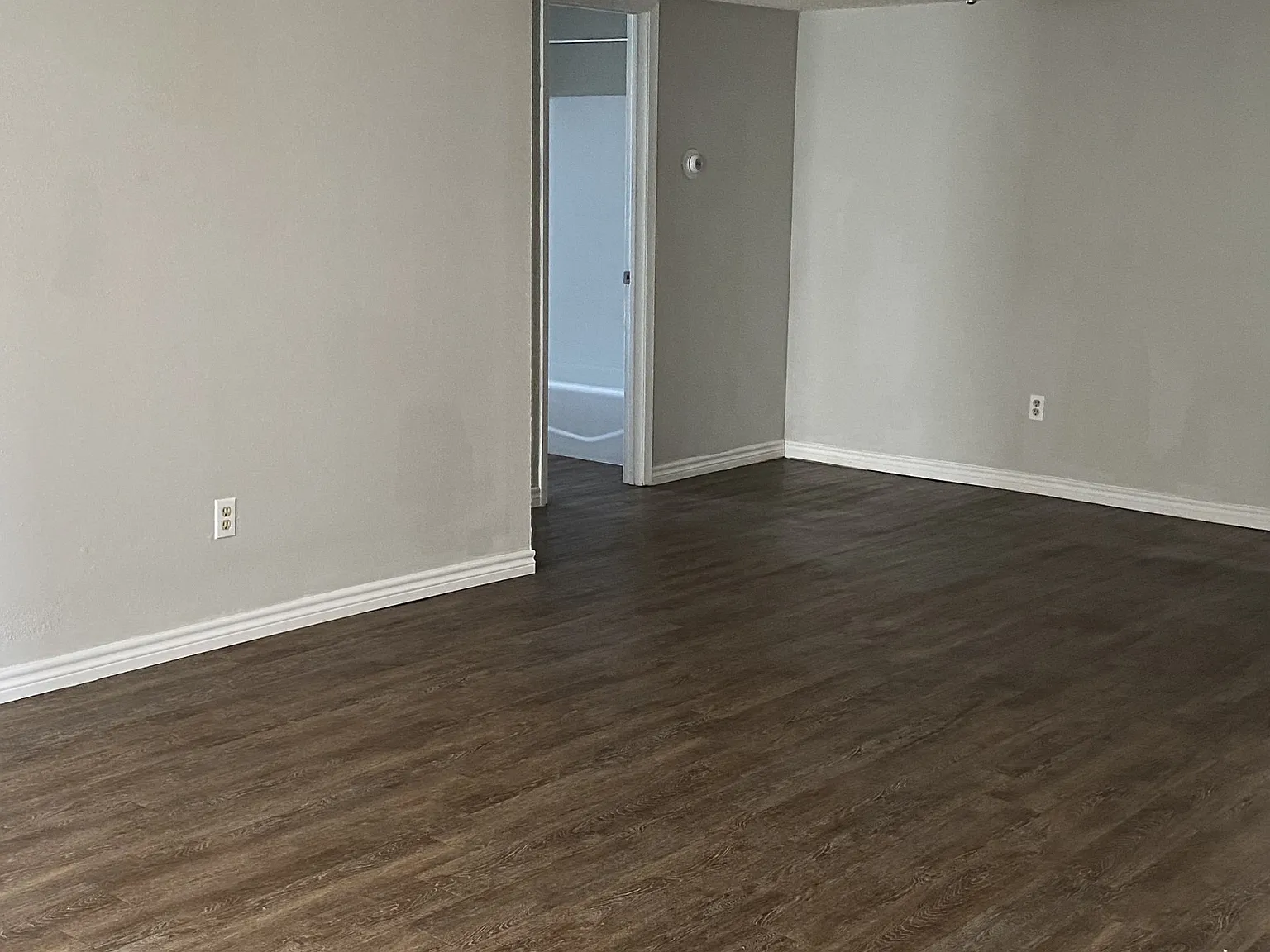 935 Linde Avenue - H — Photo 2