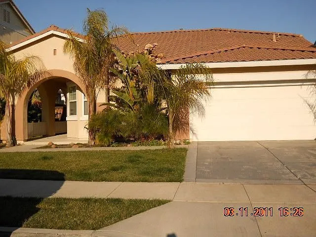 362 Roundhill Dr photo 1