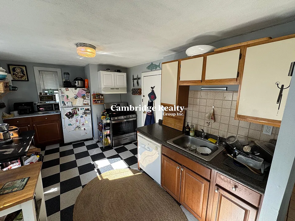 190-192 Holland St #2T