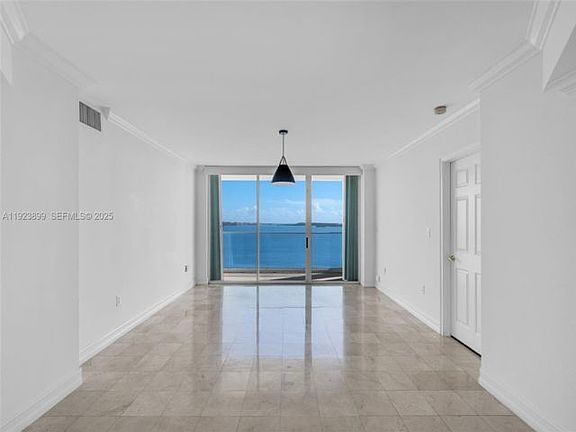 2nd image of 800 Claughton Island Dr