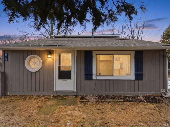 875 Scott Lake Rd, Waterford, MI 48328