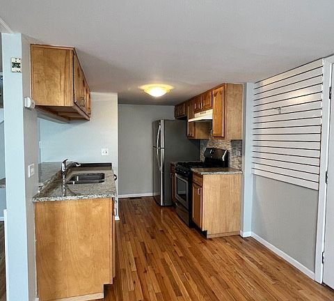2nd image of 2S763 Winchester Cir E Unit 3
