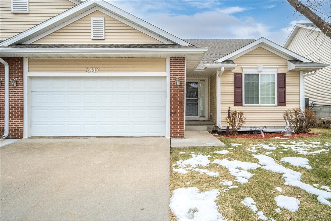 2417 E Southlawn Dr, Des Moines, IA 50320 Zillow
