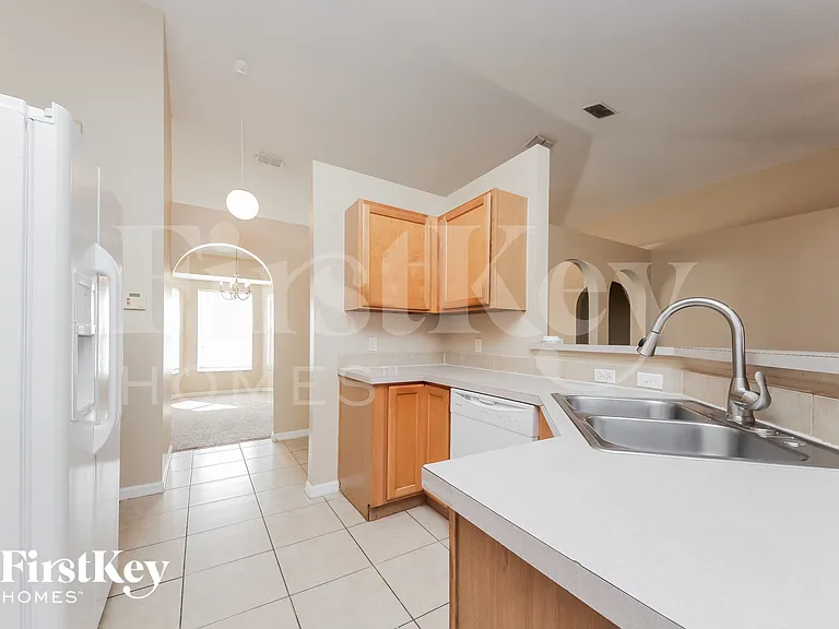 917 Delano Ct — Photo 6