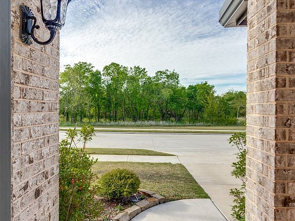 3rd image of 4440 Mill Falls Dr