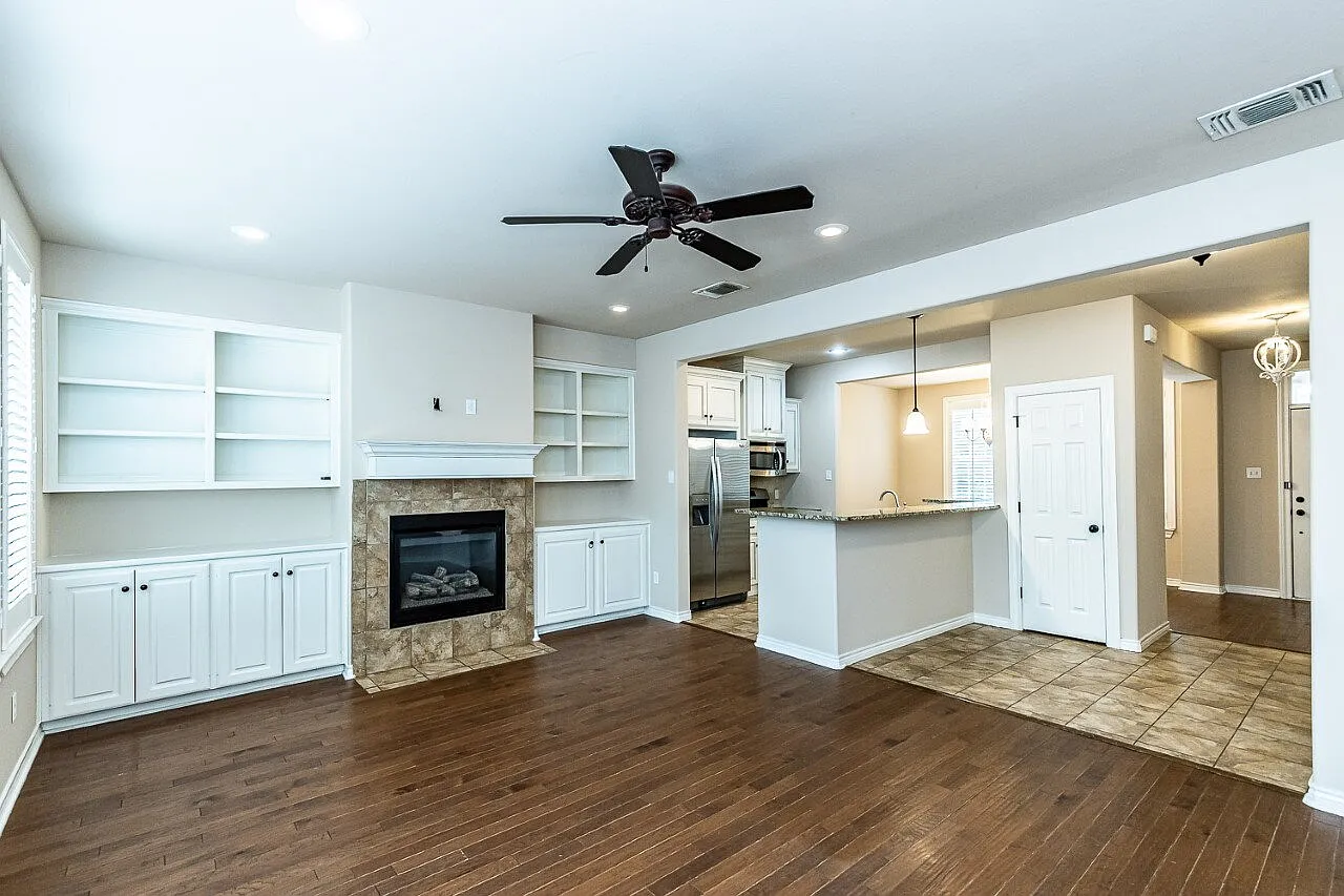 3 bed, 2.5 bath, 1625 sqft, $2,150 — Photo 4