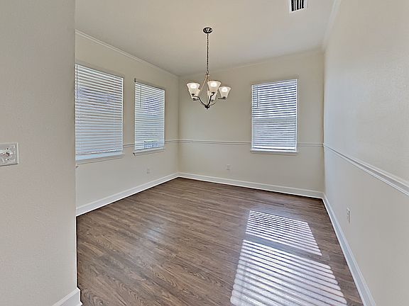 4th image of 308 Pine Terrace Dr