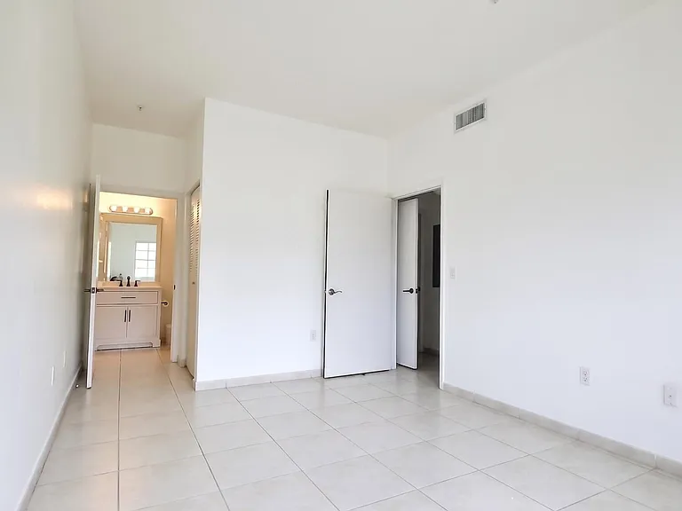 7240 NW 114th Ave #304 — Photo 13