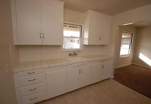 4th image of 675 Johanna Ave #Y
