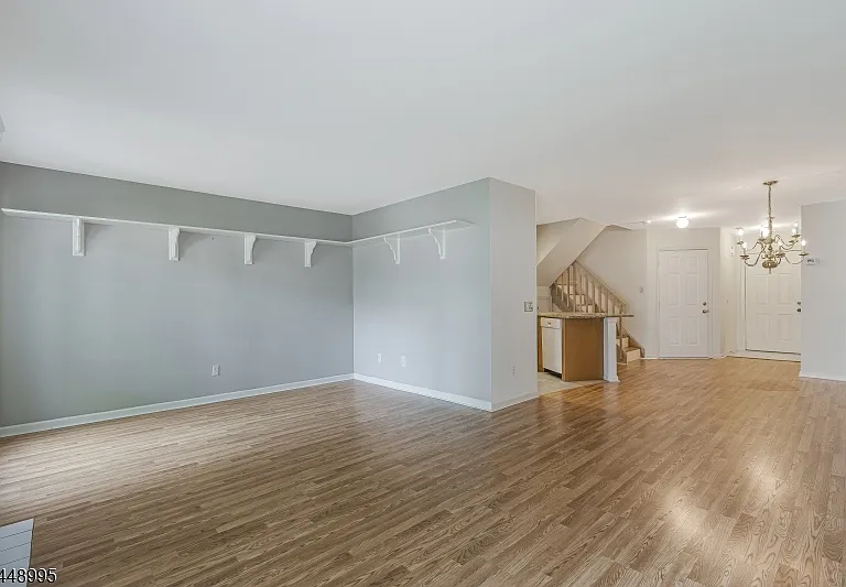 28 Helton Ter — Photo 8