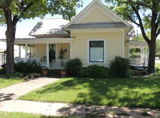 407 W 11th St, Brady, TX 76825