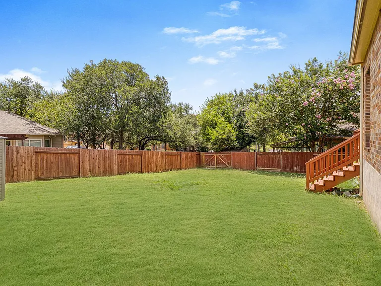 8707 Roswell Rdg — Photo 36