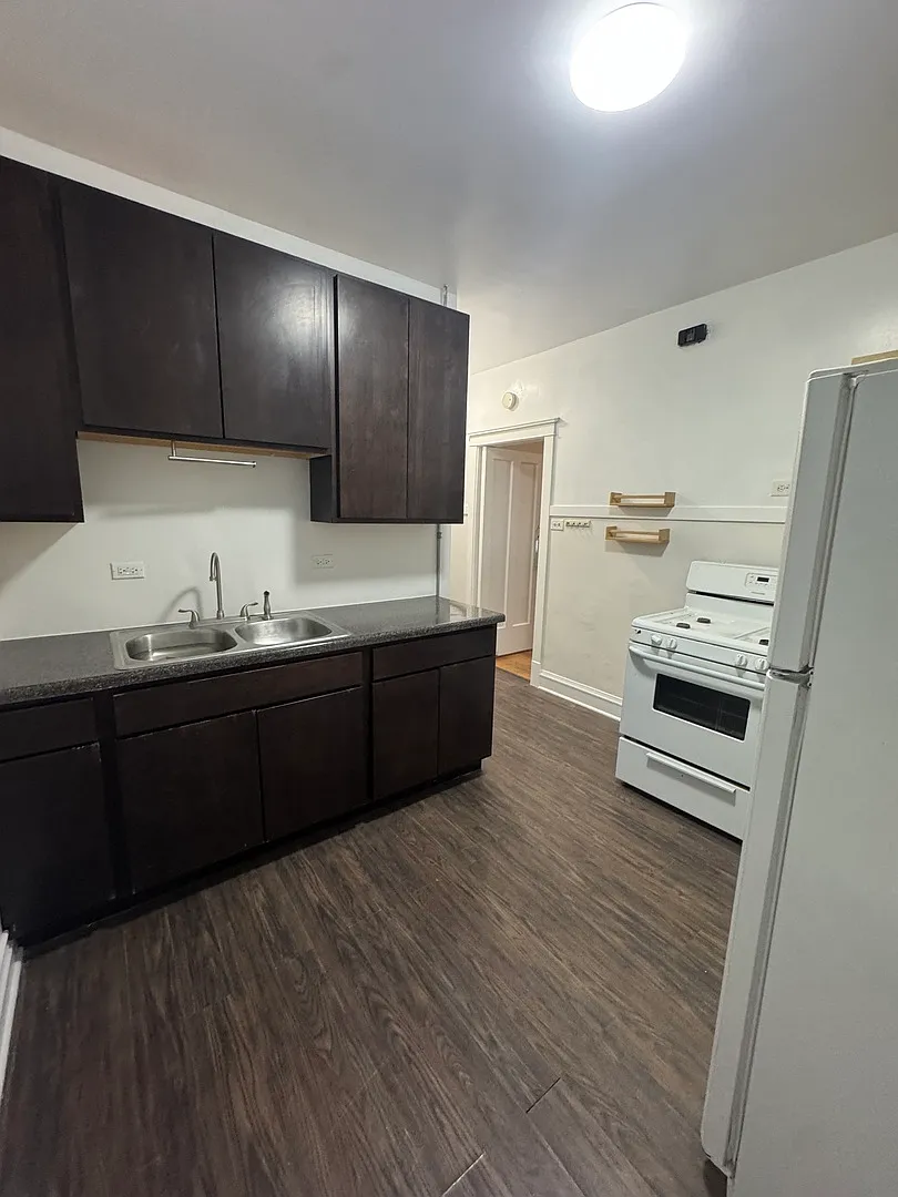 2 bed, $2,195 — Photo 2