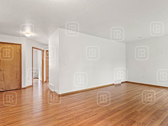 5th image of 1325 N Qualchan Dr #1