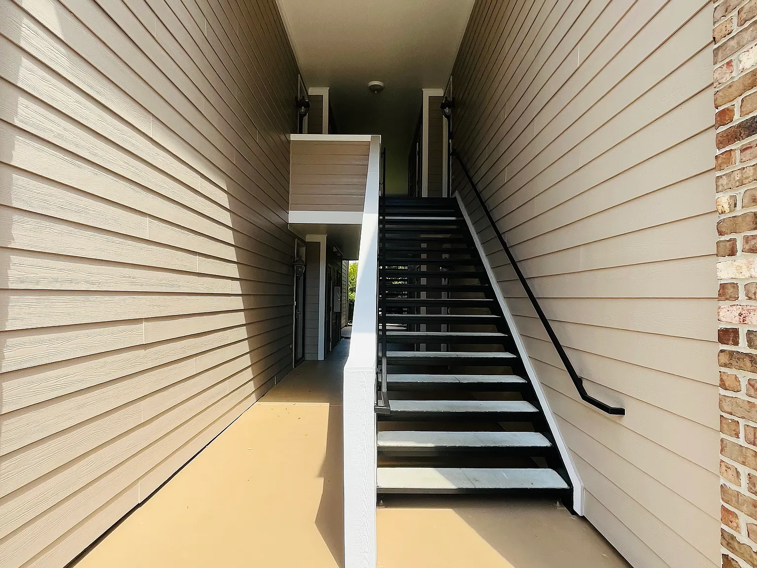 3 bed, 1421 sqft, $1,695 — Photo 4