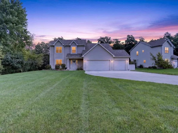 185 N Cranberry St, Elkhorn, WI 53121