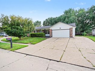 1106 Borden Dr, Florissant, MO 63031