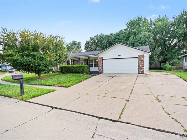 1106 Borden Dr, Florissant, MO 63031