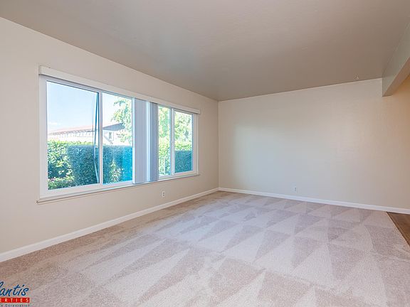 2nd image of 148 Selwyn Dr #1