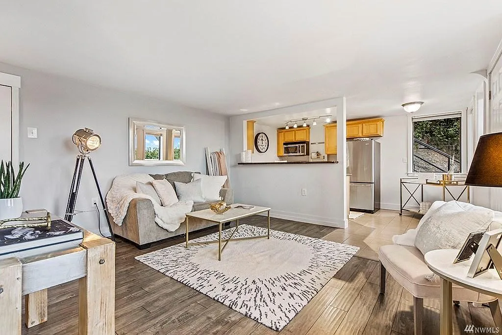 1 bed, 602 sqft, $2,100 — Photo 2