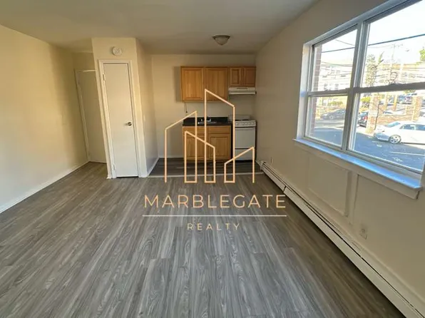 392 Stuyvesant Ave, Irvington, NJ