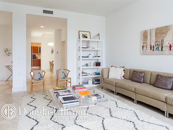 4th image of 6103 Laguna Dr W