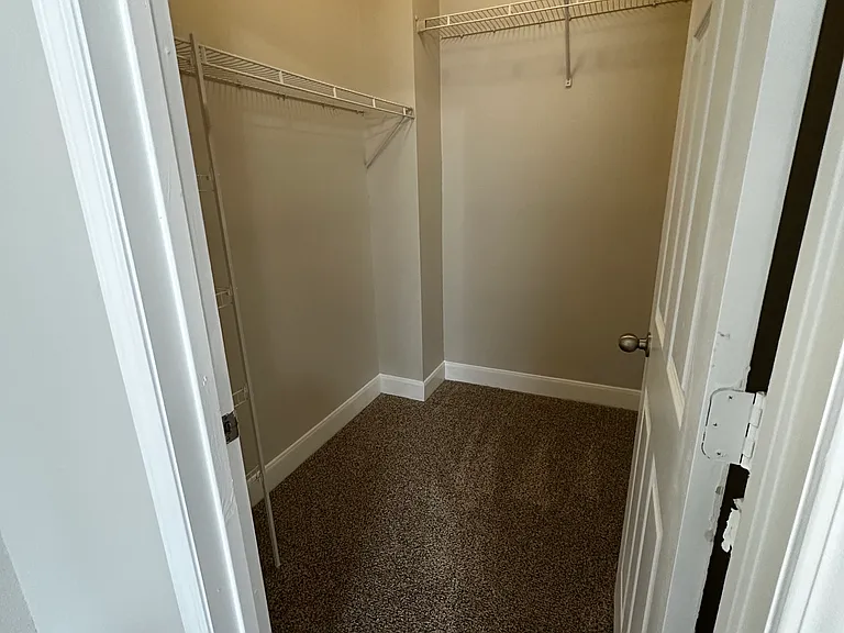 Lafayette Gardens Apartments — Photo 16