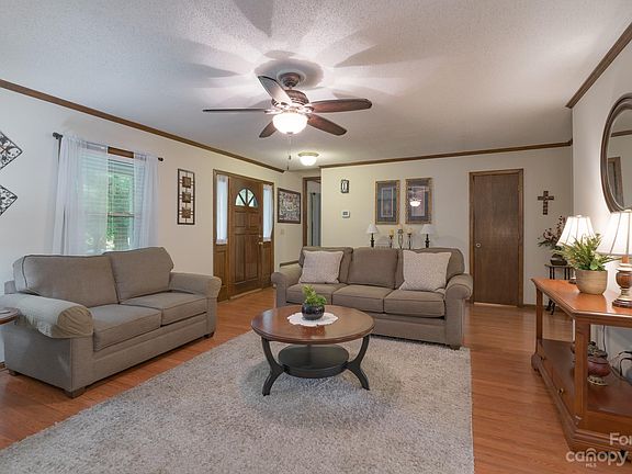 5th image of 1971 Fairhill Cir