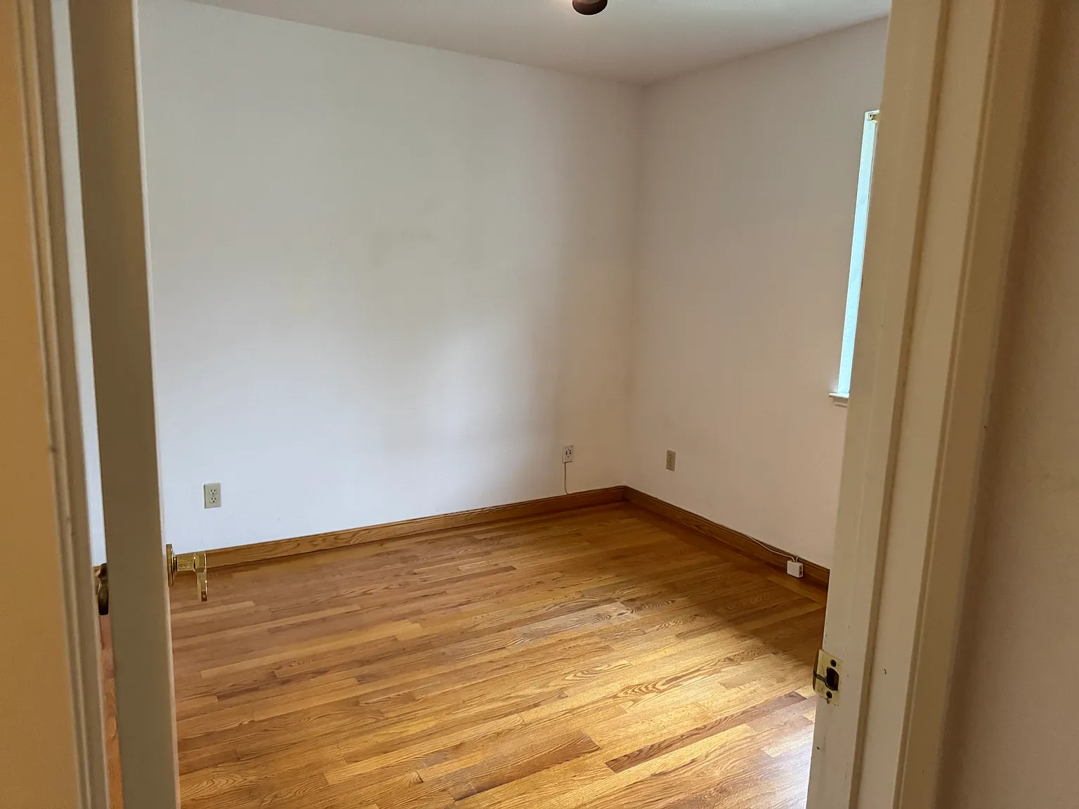 2 bed, 1000 sqft, $2,300 — Photo 4