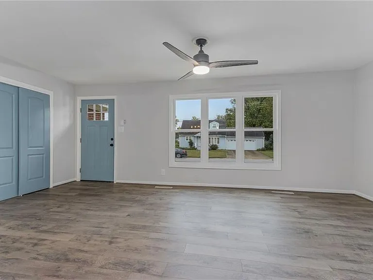 625 Kenneth Rd — Photo 8