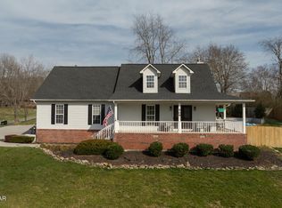 909 Glenda Ln, Sevierville, TN 37862