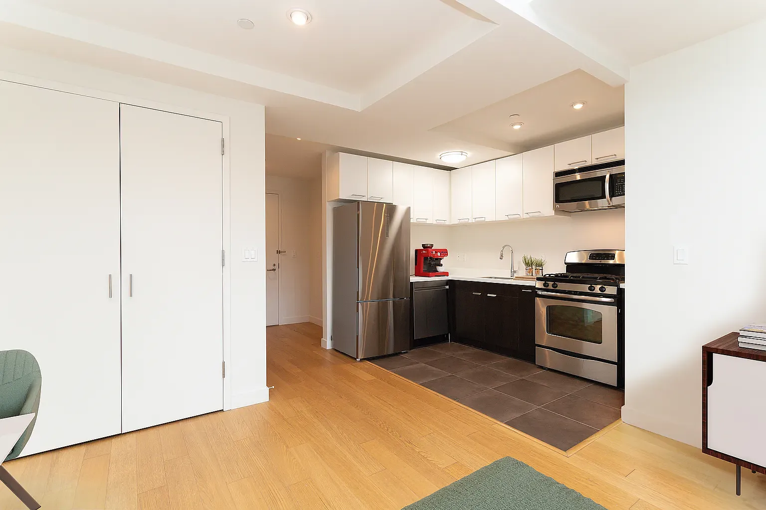 568 Union Avenue — Photo 3