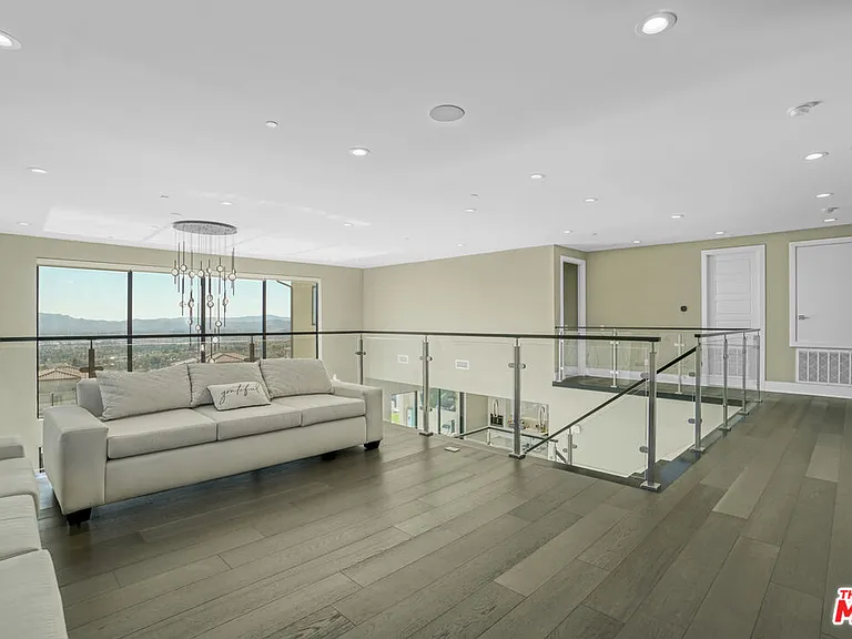 20306 W Willoughby Ln — Photo 27