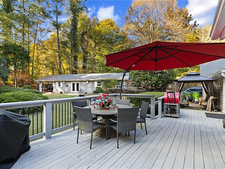 1532 Huntingdon Trl — Photo 32