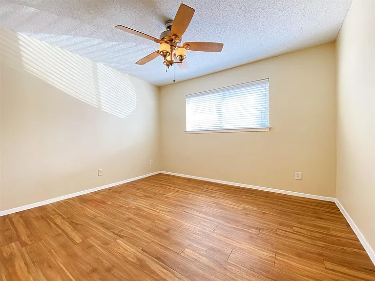 2800 Swisher St #116 — Photo 6