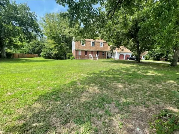 5991 Bennetts Creek Ln, Suffolk, VA 23435