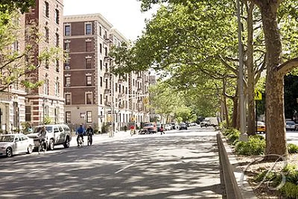 Rented by Bellmarc Realty | media 10