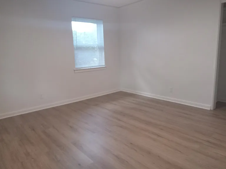 2215 Biltmore Ave — Photo 8