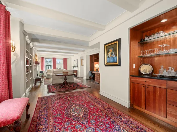 30 Beekman Place image 1 of 13