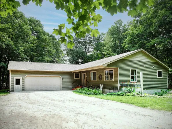 2700 N Reynolds Rd, Interlochen, MI 49643