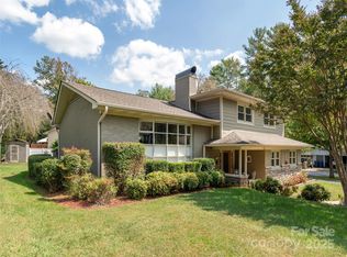 221 Balsam Rd, Hendersonville, NC 28792