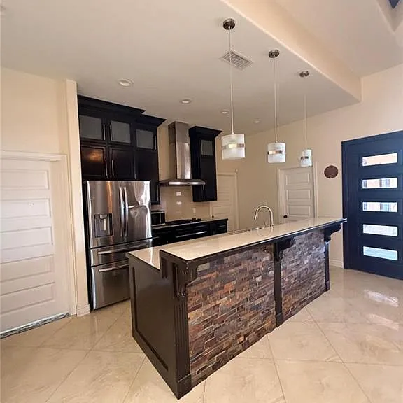 5200 N Huisache Ave — Photo 5